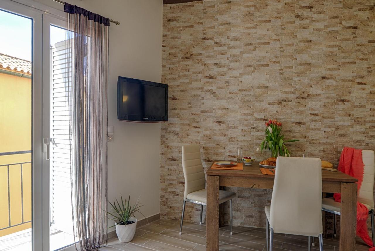Renas Cosy Apartment Corfu  ภายนอก รูปภาพ